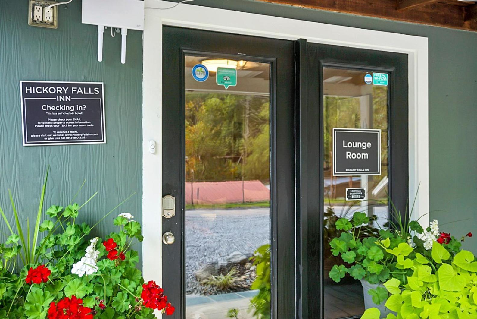 Hickory Falls Inn ชิมนีย์ร็อค ภายนอก รูปภาพ