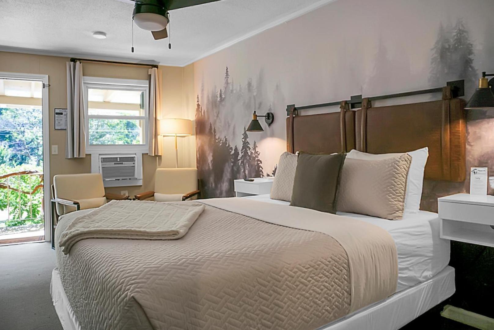 Hickory Falls Inn ชิมนีย์ร็อค ภายนอก รูปภาพ