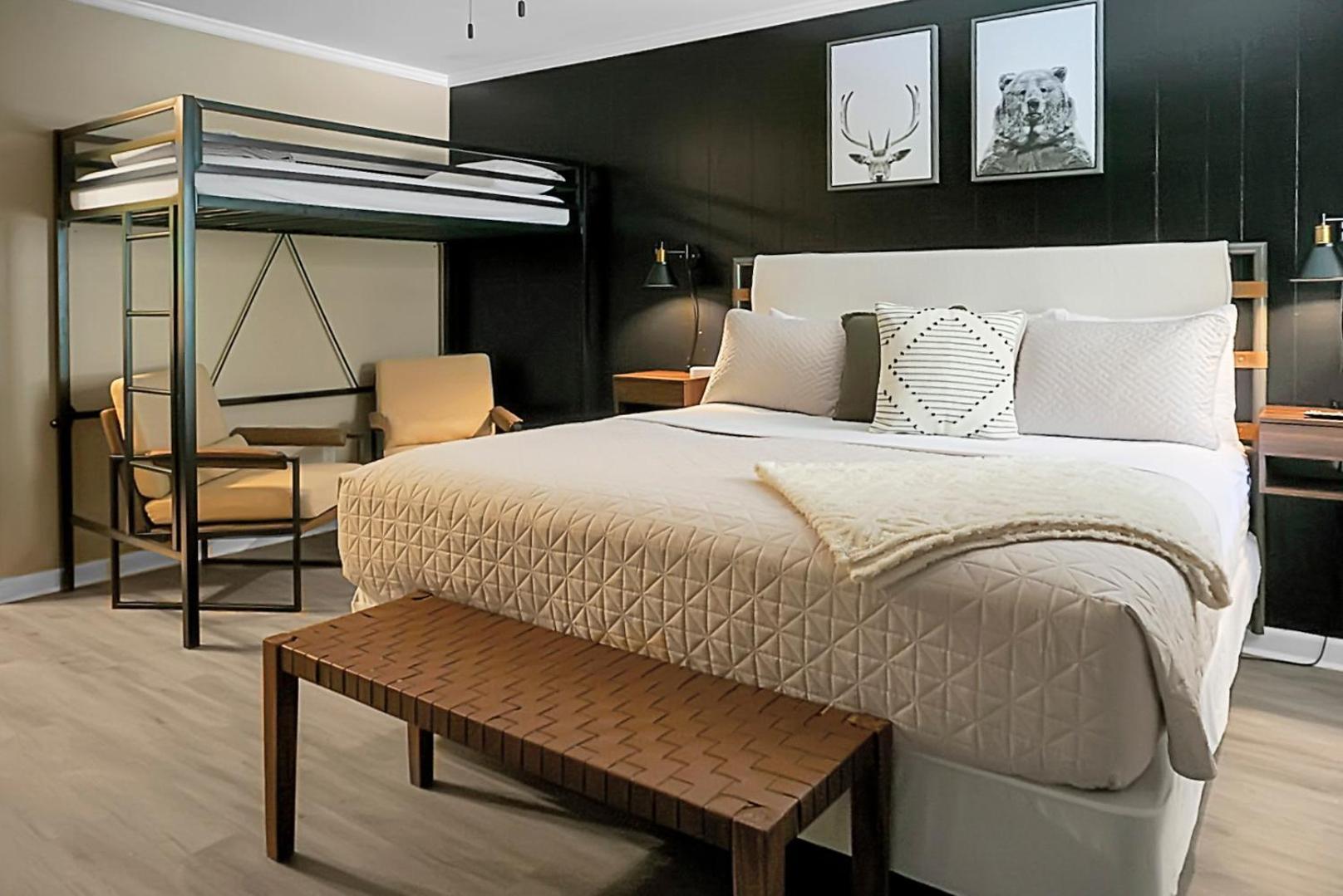 Hickory Falls Inn ชิมนีย์ร็อค ภายนอก รูปภาพ