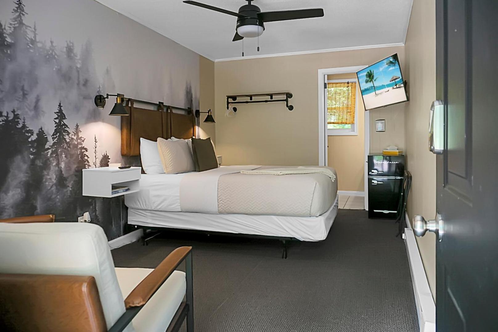 Hickory Falls Inn ชิมนีย์ร็อค ภายนอก รูปภาพ