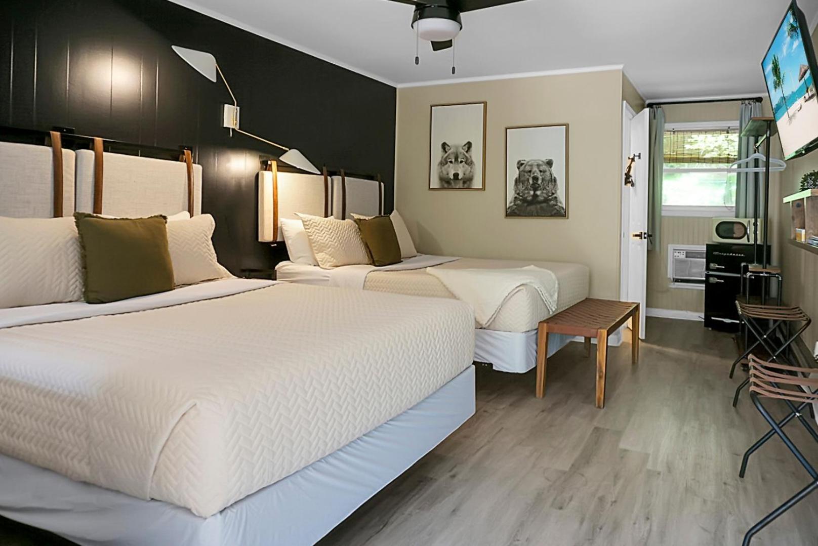 Hickory Falls Inn ชิมนีย์ร็อค ภายนอก รูปภาพ