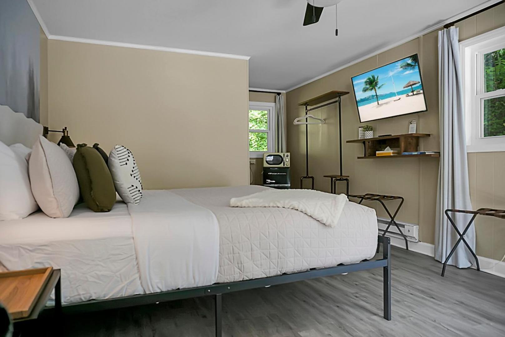 Hickory Falls Inn ชิมนีย์ร็อค ภายนอก รูปภาพ