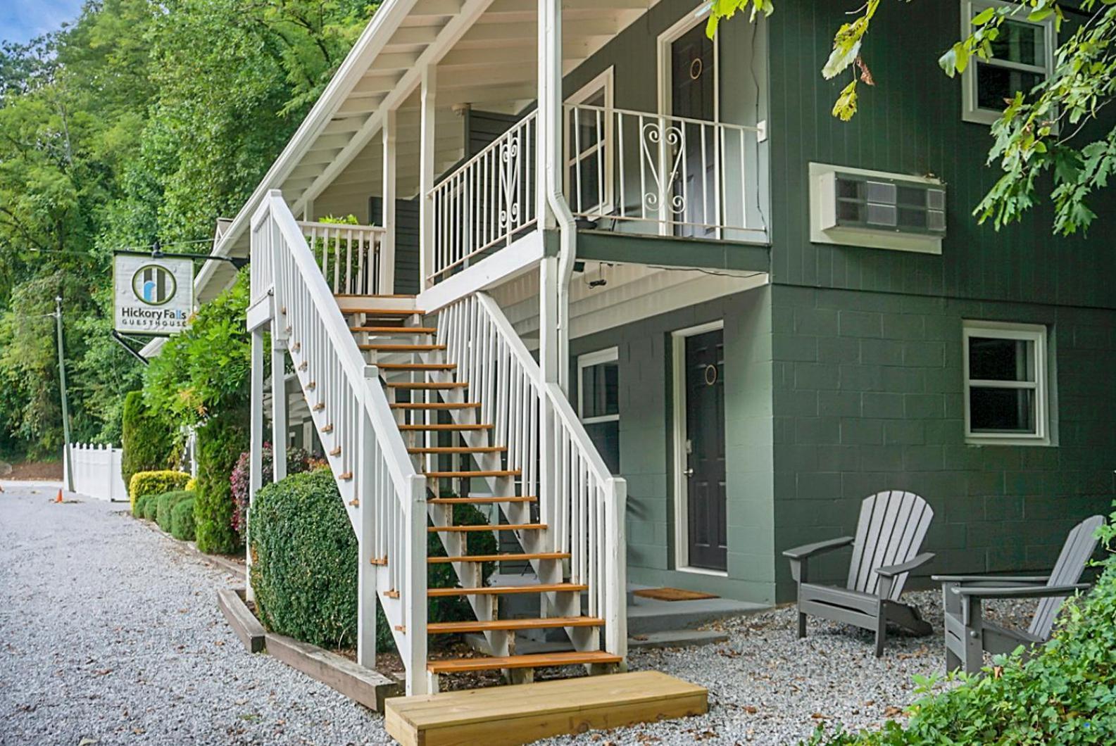 Hickory Falls Inn ชิมนีย์ร็อค ภายนอก รูปภาพ