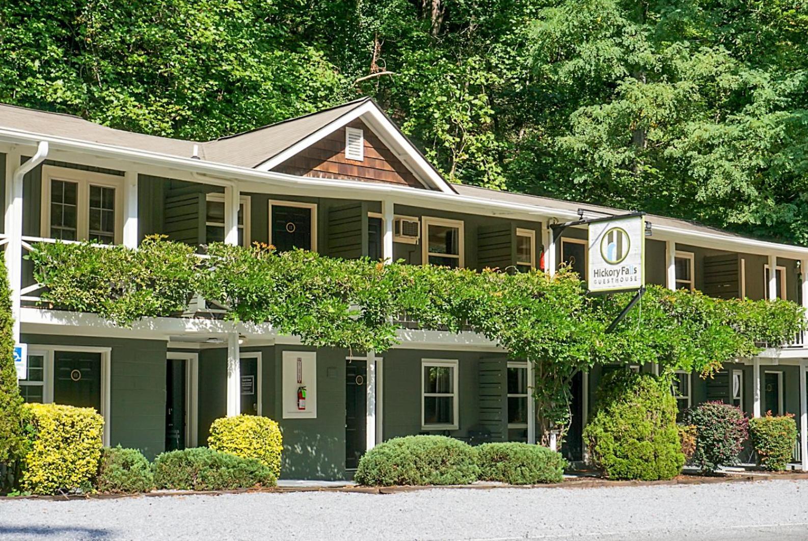 Hickory Falls Inn ชิมนีย์ร็อค ภายนอก รูปภาพ