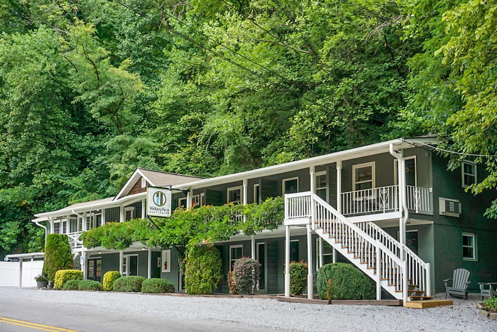 Hickory Falls Inn ชิมนีย์ร็อค ภายนอก รูปภาพ